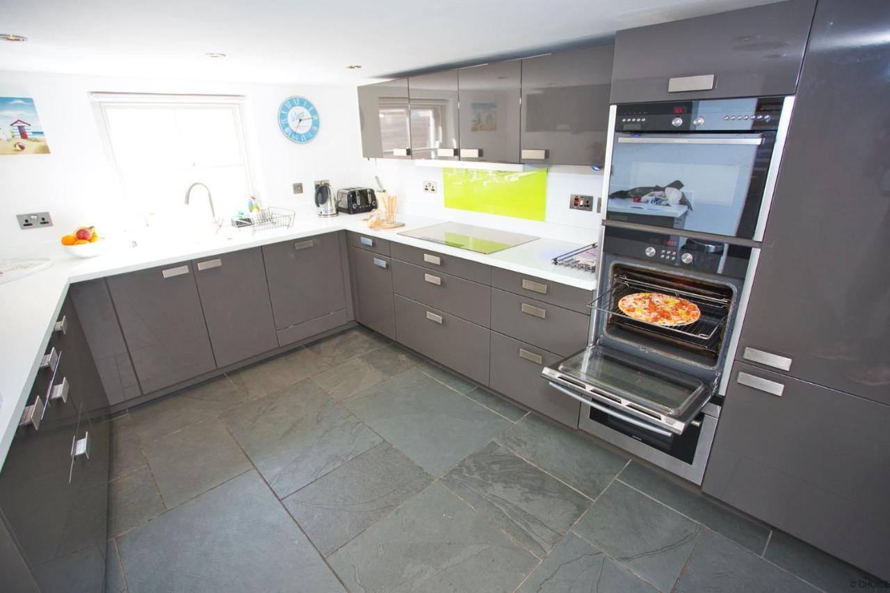 Croyde Wisteria Cottage 4 Bedrooms ภายนอก รูปภาพ